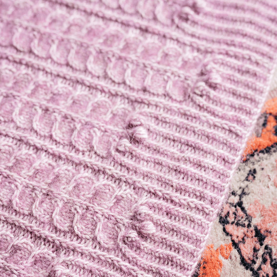 Muse Shawl - Chal Triangular Texturizado
9