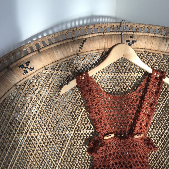 Mojgan - Vestido delantal para niños
4