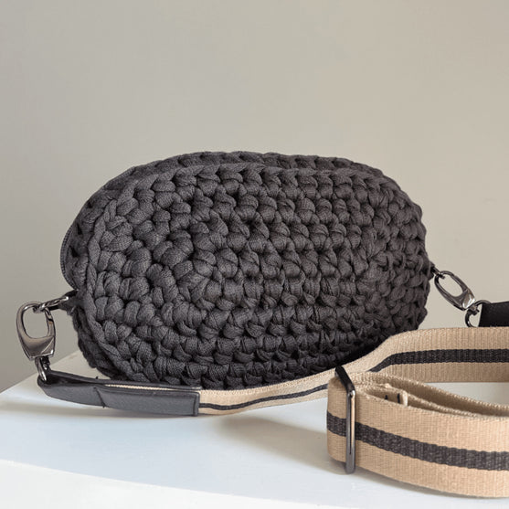 The Betty Belt Bag - Bolso bandolera
7
