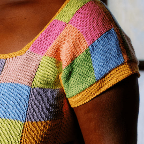 Suncatcher - Camiseta Cuello Cuadrado con Intarsia
2
