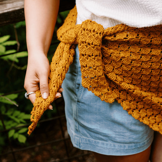 Grisaille - Chal de Encaje Triangular
8