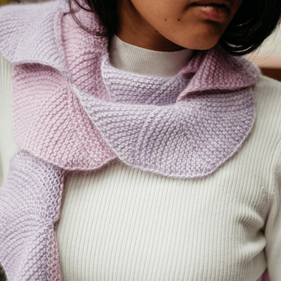 Undulate - Bufanda de abanico con liga
3