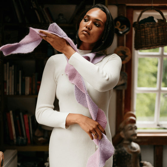 Undulate - Bufanda de abanico con liga
7