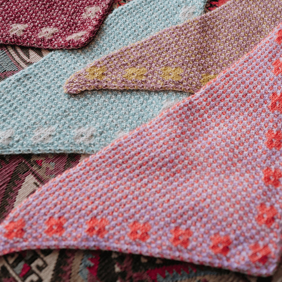 Pressed Flowers Kerchief - Bandana de Mosaico
3
