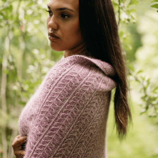 Muse Shawl - Chal Triangular Texturizado
7