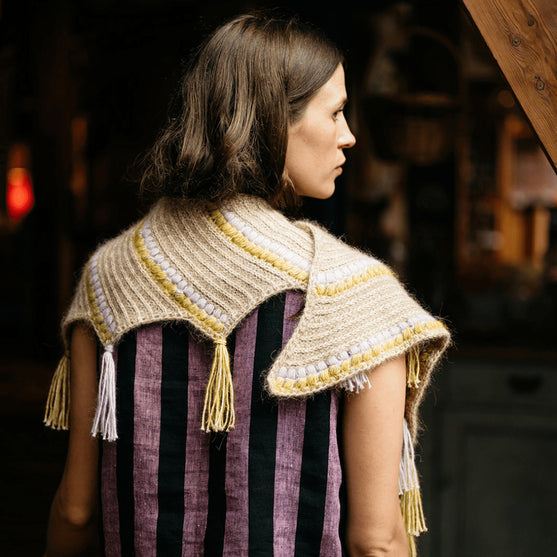 Calendula Shawl - Chal con Motas y Flecos
8