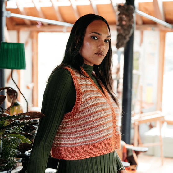 Amelia - Chaleco de Colores
3