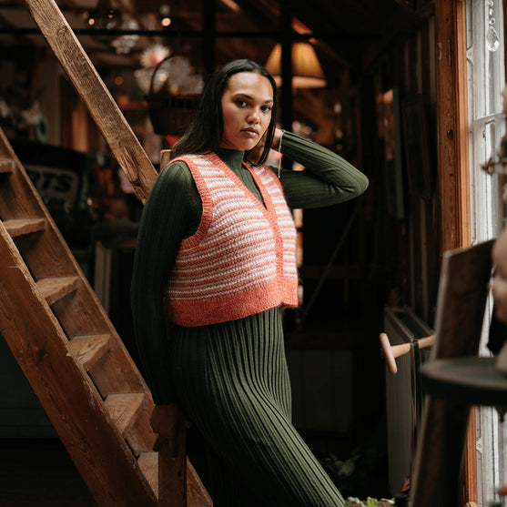 Amelia - Chaleco de Colores
4