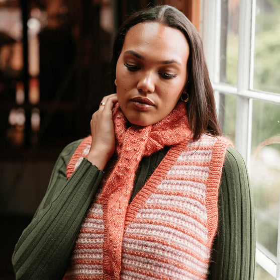 Amelia - Chaleco de Colores
6