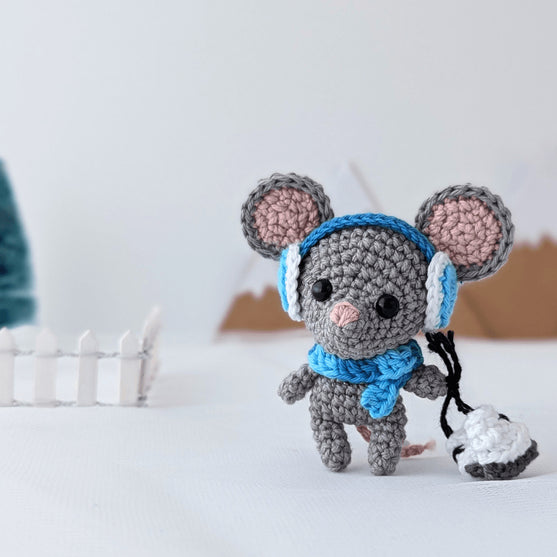 Trilly - El Ratón Patinador sobre Hielo
2