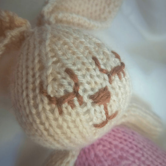 Bessie Bunny - Peluche
5