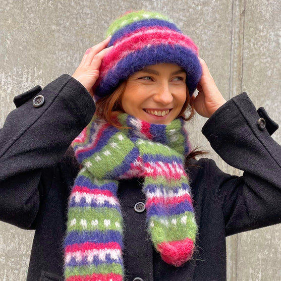 Merry Me - Gorro y bufanda de alpaca cepillada
6