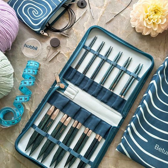 Juego de agujas circulares intercambiables Betula Deluxe - Cerulean - Hobbii
10