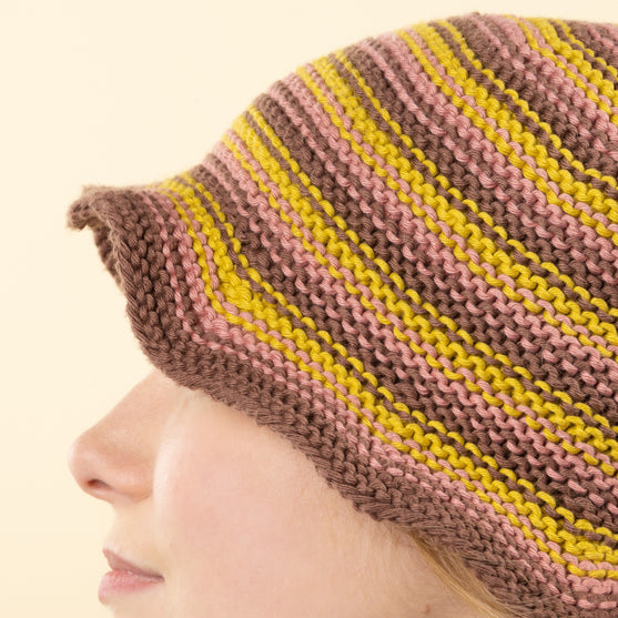 Sopka - Sombrero con ala
4