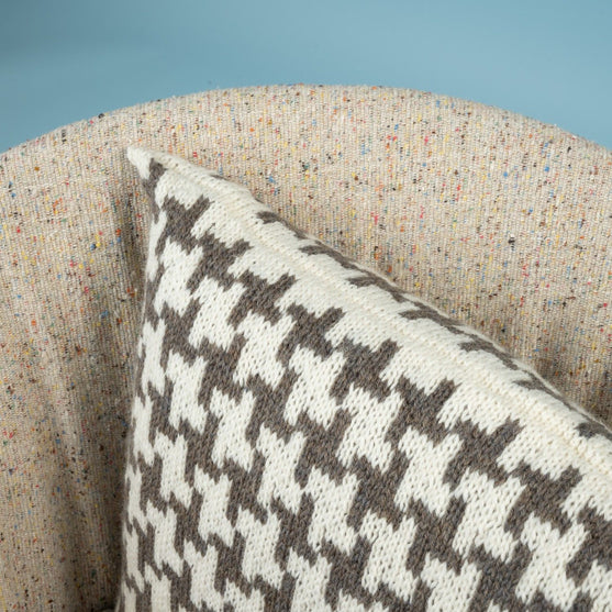 Letland - Cojín con dibujo
3