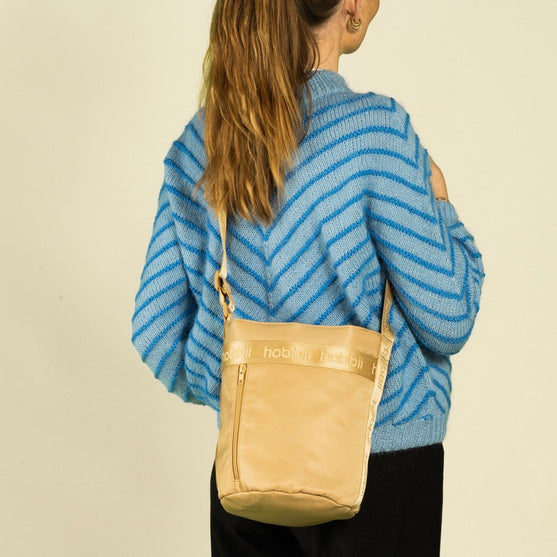 Bolsa de Hombro Cilíndrica - Hobbii
4