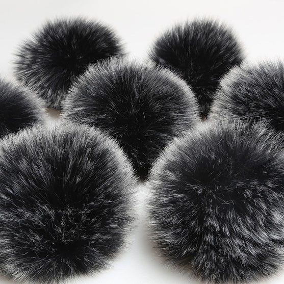Pompón - Gris Oscuro - Go Handmade
2