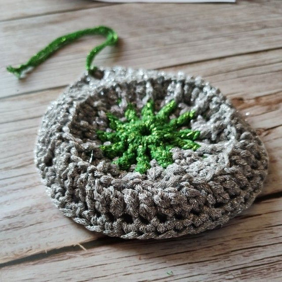 Shiny Bauble - Ornamento
4