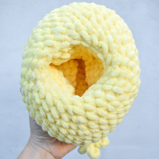 Henny - Gallina con huevos
5