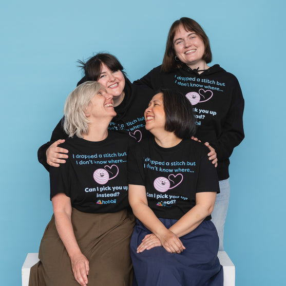 Dropped A Stitch T-shirt - Yarniis (Edición Limitada) - Hobbii
8