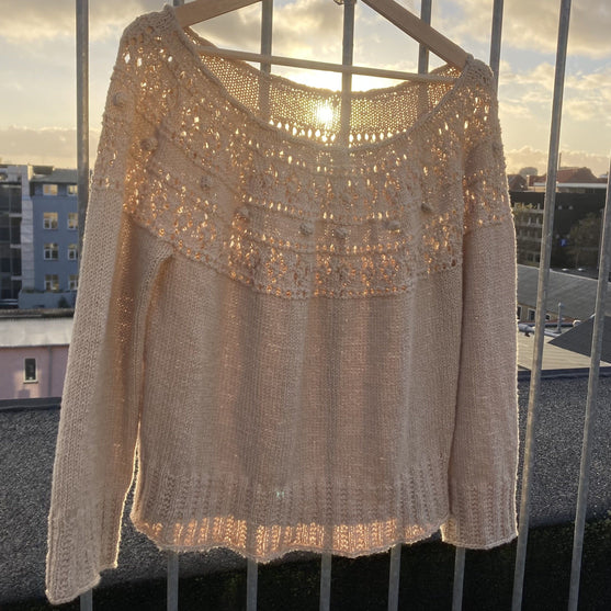 Diamond Eyelets - Blusa
2