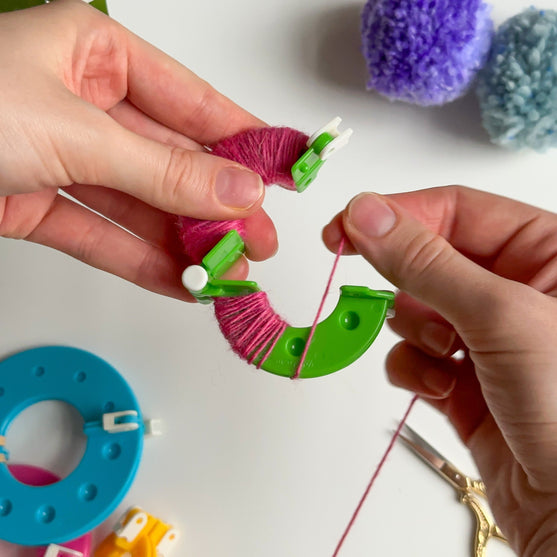 Hoop Fabricante de pompones - Hobbii
6
