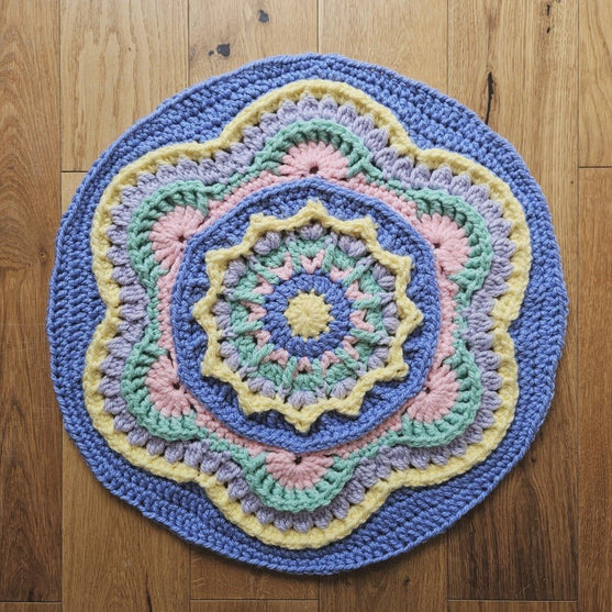 

Mini Mandala - Alfombra
1