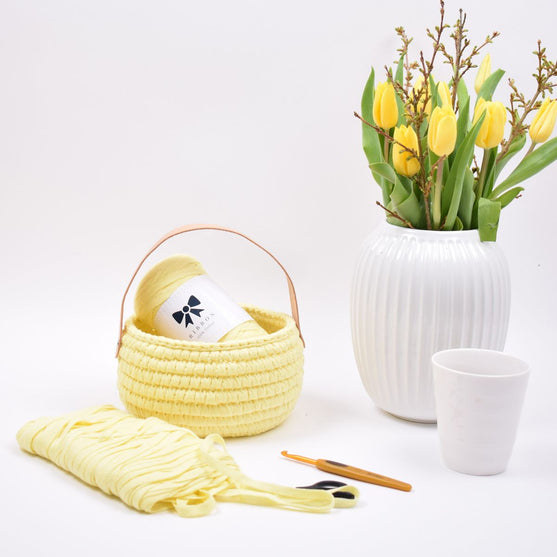 

Ribbon Cesta de Pascua con tira de cuero
2