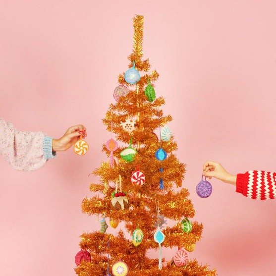 

Hard Candy - Ornamento
3