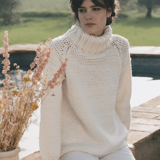 

6183-40 Jersey ranglán a crochet con cuello alto
2