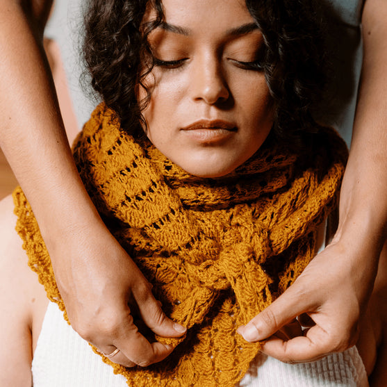 

Grisaille - Chal de Encaje Triangular
7