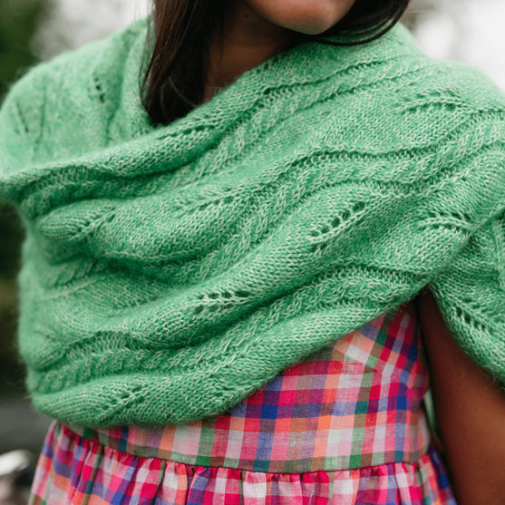 

Hiedra Shawl - Envoltura con Motivo de Hojas
1