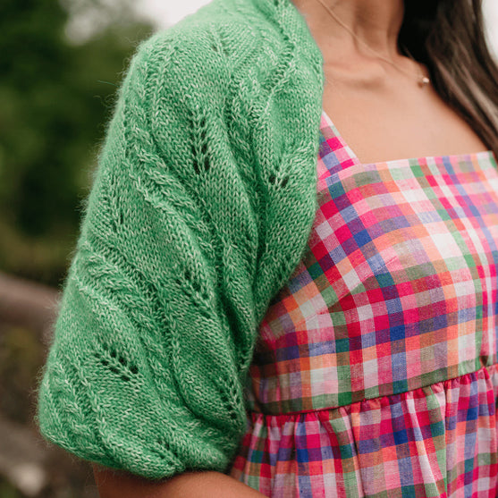 

Hiedra Shawl - Envoltura con Motivo de Hojas
3