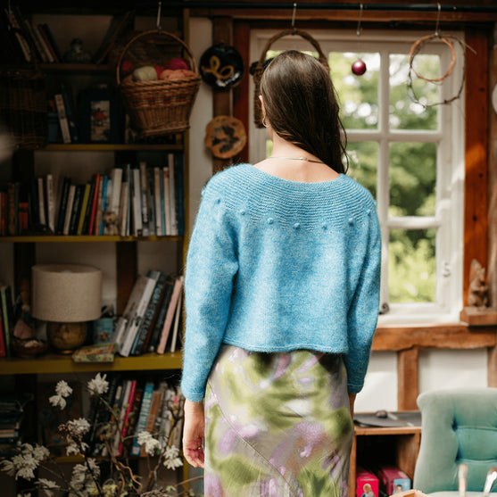 

Adorned Pullover - Suéter con Canesú
3