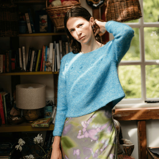 

Adorned Pullover - Suéter con Canesú
7
