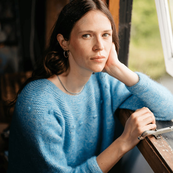 

Adorned Pullover - Suéter con Canesú
8