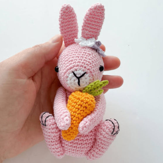 

Conejita - Huevo sorpresa de Pascua
4