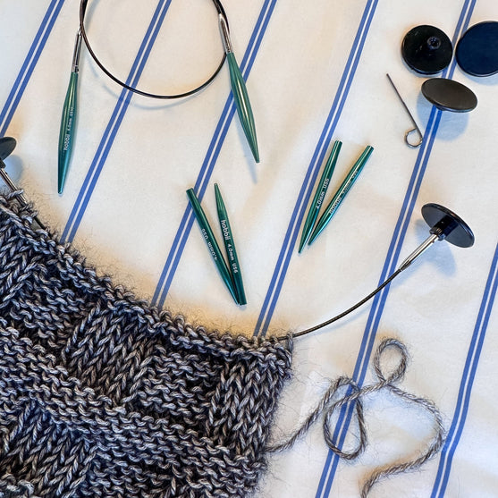 

Stellar Mini Juego de Agujas Circulares Intercambiables - Emerald - Hobbii
9