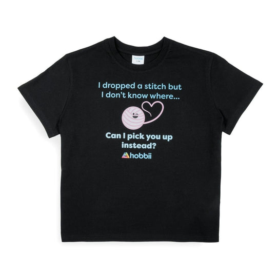 Dropped A Stitch T-shirt - Yarniis (Edición Limitada) - Hobbii