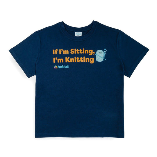 Sitting Knitting T-shirt - Yarniis (Edición Limitada) - Hobbii