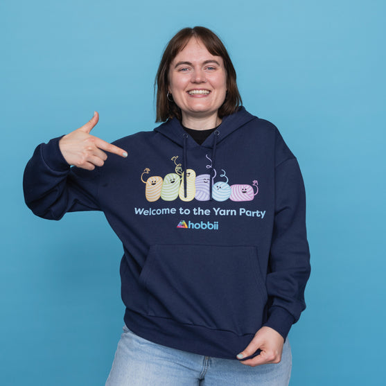 

Party Hoodie - Yarniis (Edición Limitada) - Hobbii
8