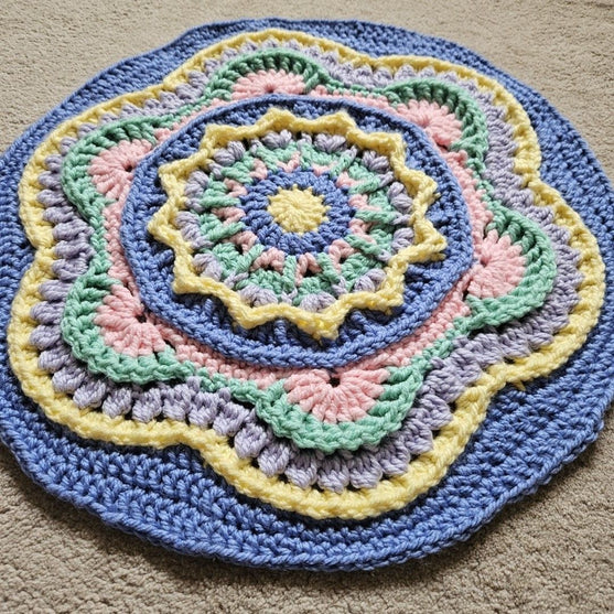 

Mini Mandala - Alfombra
4