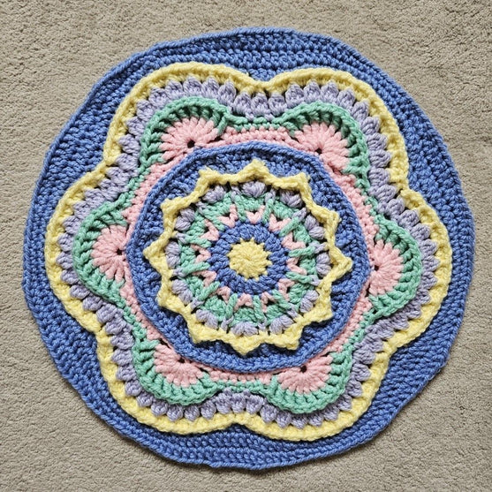 

Mini Mandala - Alfombra
3