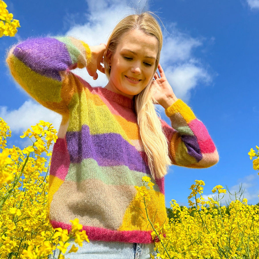 mira-sweater-1-1-picture-sylwia--yellow-field5.jpg