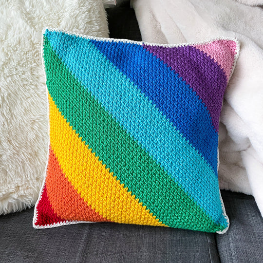 Woven Rainbow Cojín