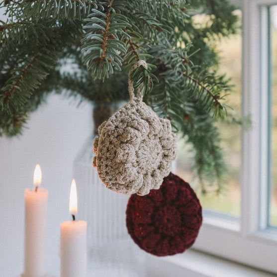 

Hard Candy - Ornamento
12