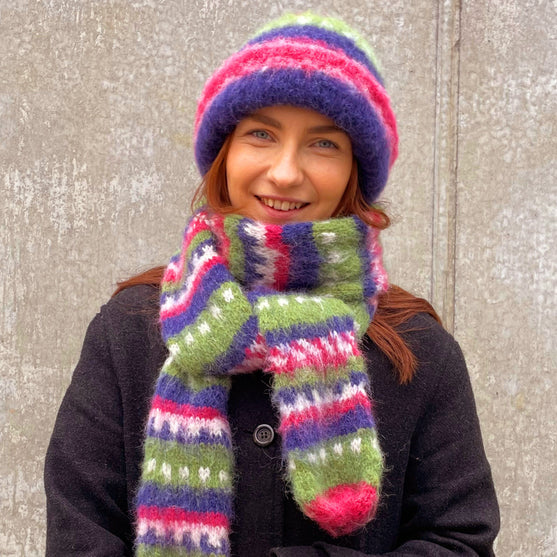 

Merry Me - Gorro y bufanda de alpaca cepillada
1