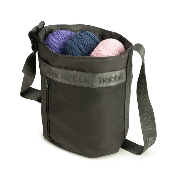 

Bolsa de Hombro Cilíndrica - Hobbii
2