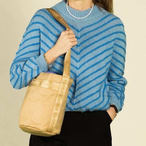 

Bolsa de Hombro Cilíndrica - Hobbii
9