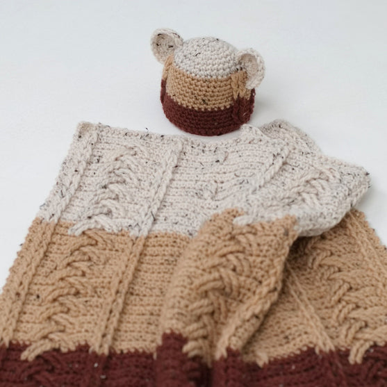 

Happy Bear - Manta y gorrito para bebé
4